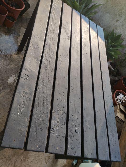 Mesa + bancos  em madeira