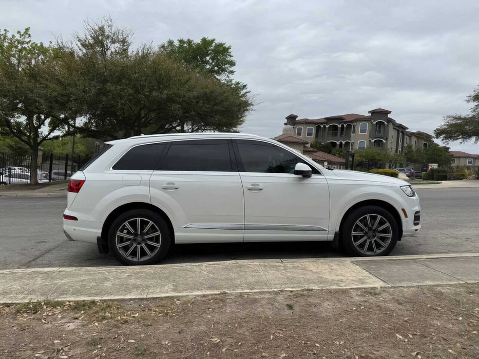Audi Q7      2019