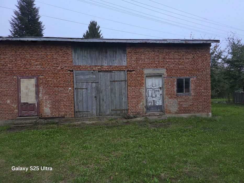 Продам будинок в передмісті 18 сот землі!