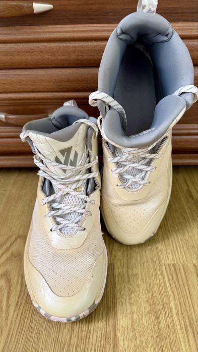 Adidas – buty do koszykówki, rozmiar 43⅓ (28,5 cm)
