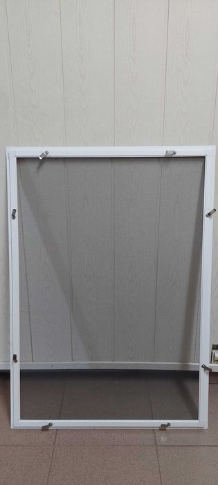 moskitiera w ramce  aluminiowej na okno 61 cm x 86 cm