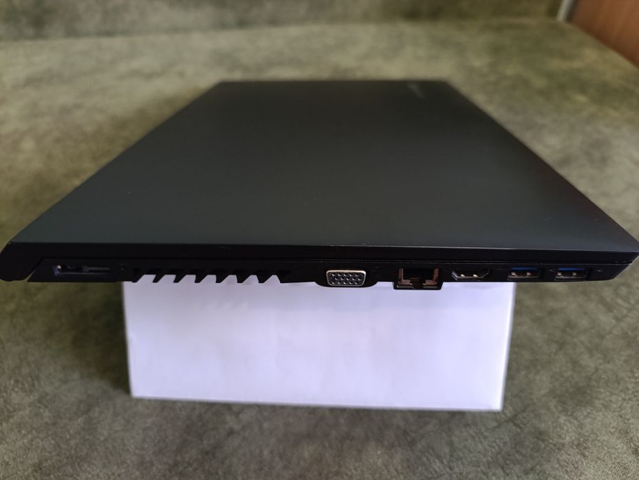 Lenovo B50-70 15.6" Intel Core i5-4200 8/1Tb стан нового