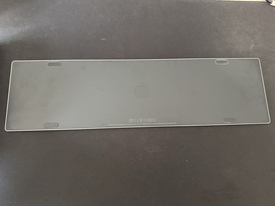 Apple Magic Keyboard c/ teclado numérico SEM Touch ID