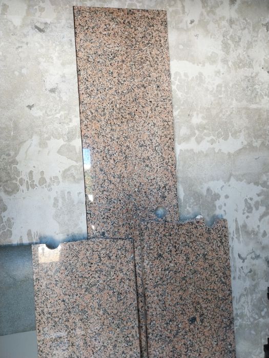 3 pedras em granito rosa