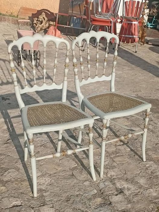Cadeiras estilo Chiavari