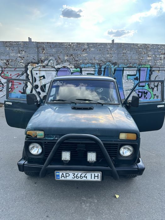 Продам автомобіль ніва