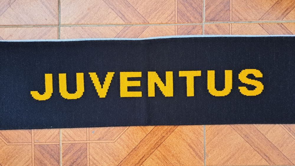 Cachecóis duplos da Juventus FC