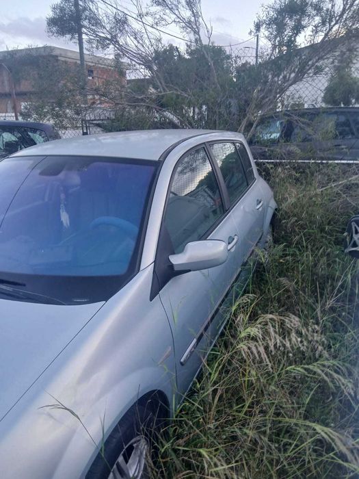 Vendo renaul megane para pecas inteiro
