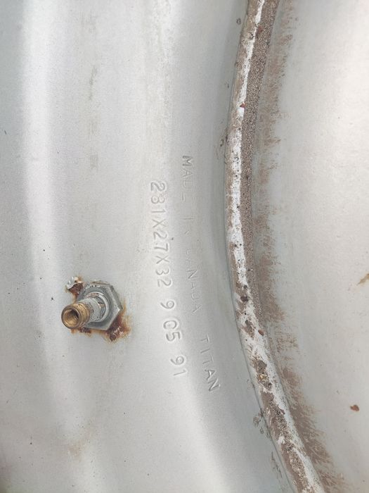 opona ,felga 237x27x32 oryginał Titan 27x32