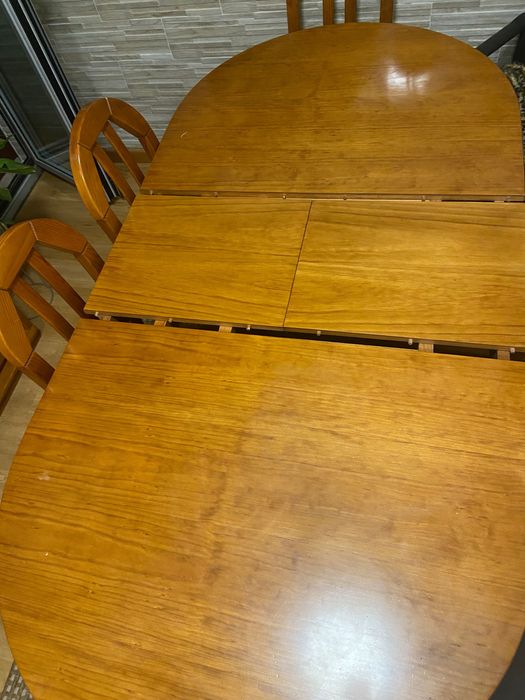 Mesa de jantar em Pinho francês maciço extensível com 6 cadeiras