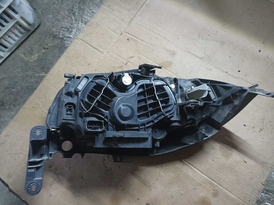 BMW E87 E81 E82  Lift Lampa Prawy Przód Europa