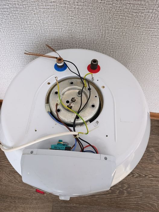 Продам бойлер Bosh 50л.