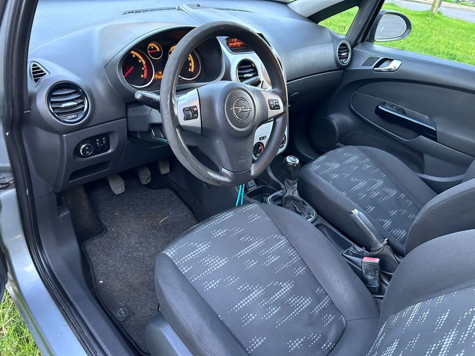 Opel Corsa 1.2 Gasolina – 2011 (03/2011)