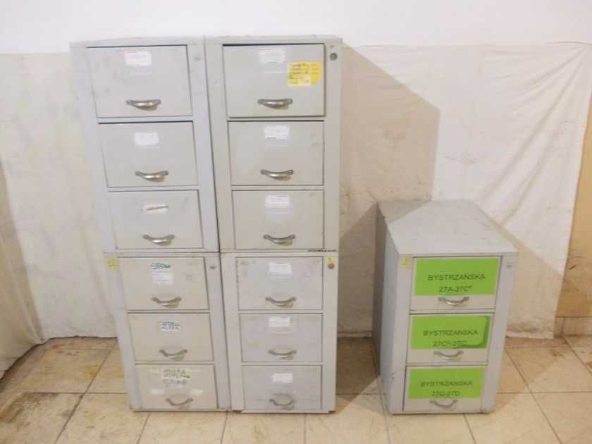Stare industrialne szafki metalowe kartotekowe modułowe