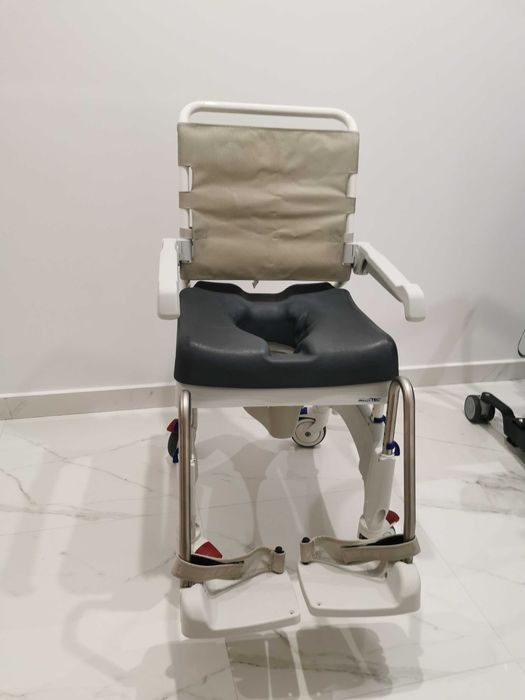 Cadeira de Banho/Sanitária Aquatec Ocean Ergo + Almofada Suave + Balde (Fatura Jan 2026)