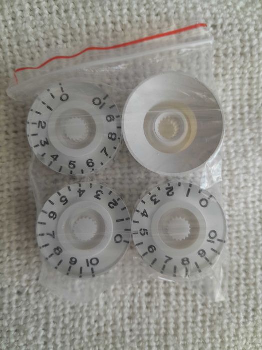 Pokrętła, gałki, fadery, potencjometry do gitary - 4 szt.