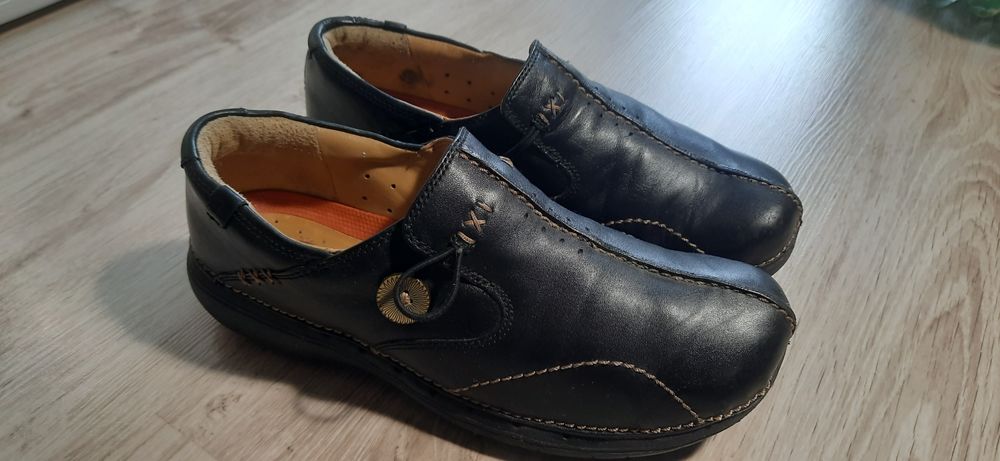 Clarks - Półbuty damskie Un Loop Czarny - rozm 38