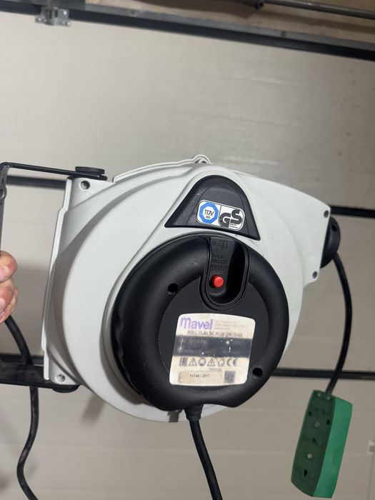 Automatyczny zwijacz przewodu elektrycznego Mavel Roll Classic Plus – bęben ścienny