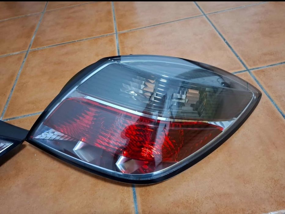Farolins traseiros Opel Astra Gtc H em bom estado