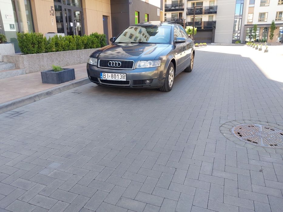 Audi A4 Limousine