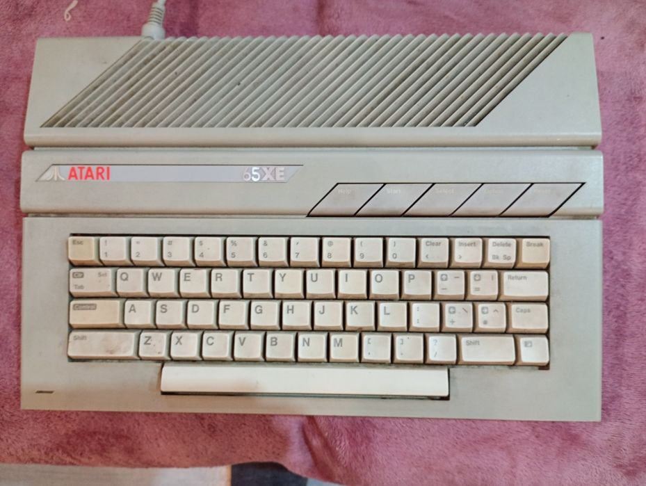 ATARI XE 65  atari komputer