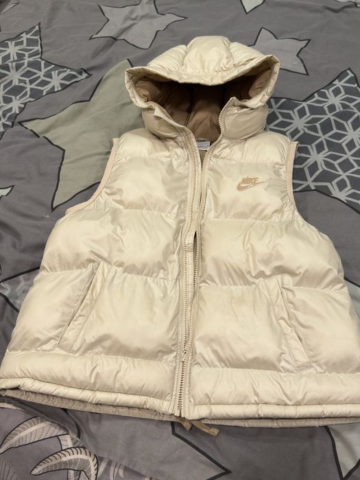 Продам желетку, Nike, оригинал