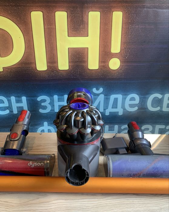 Пилосос на запчастини Dyson SV10 / V
