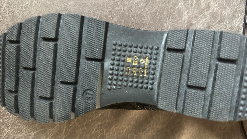 Ботфорти повністю нові