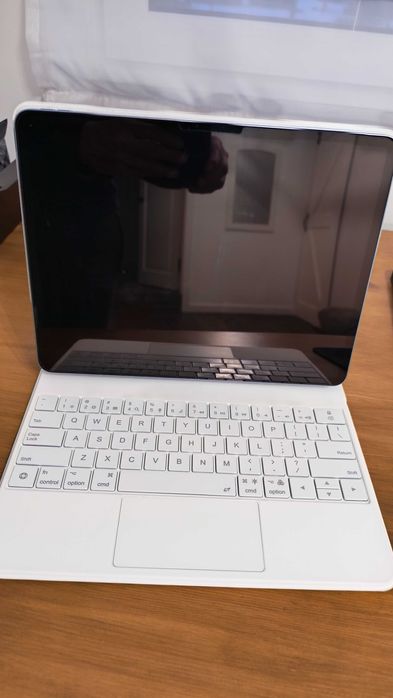 iPAD AIR M2 13" , używ. 5 miesięcy, jak nowy, pudełko+akcesoria