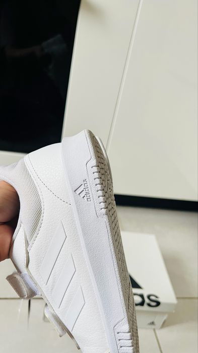 Adidas 37 розмір дитячі кросівки