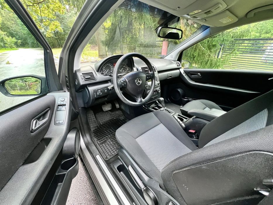 Mercedes-Benz Klasa A automat czujniki parkowania klima tempomat phone wyświetlacz Wawa