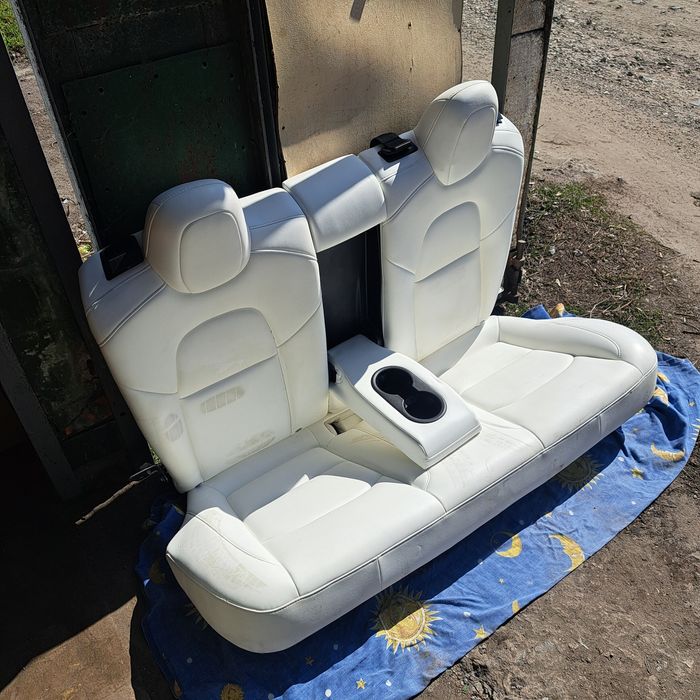 Кожаный салон Tesla Model 3 21+год