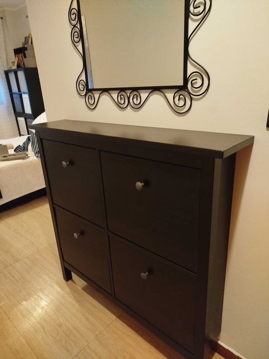 Sapateira hemnes castanho escuro