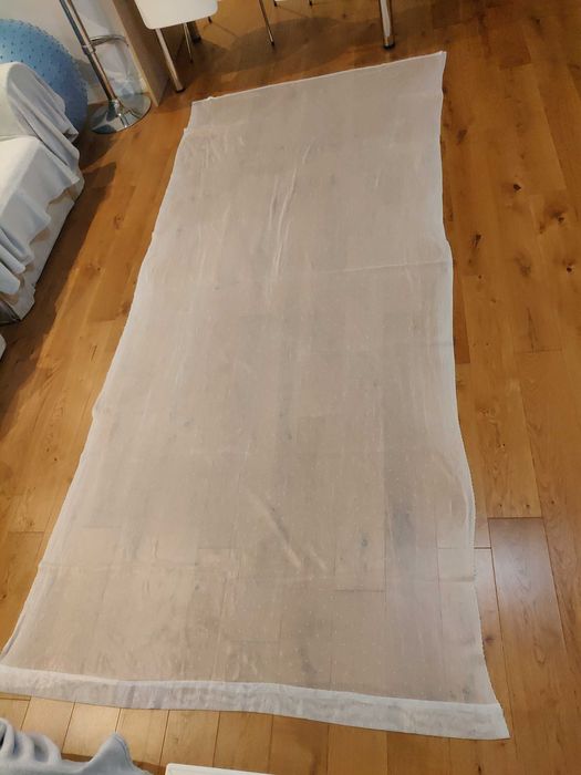 Sprzedam tiul na oknach