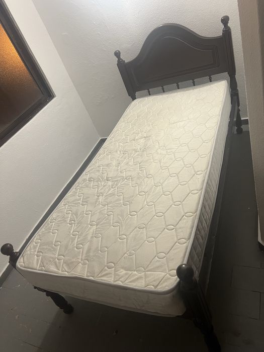 Cama com colchão