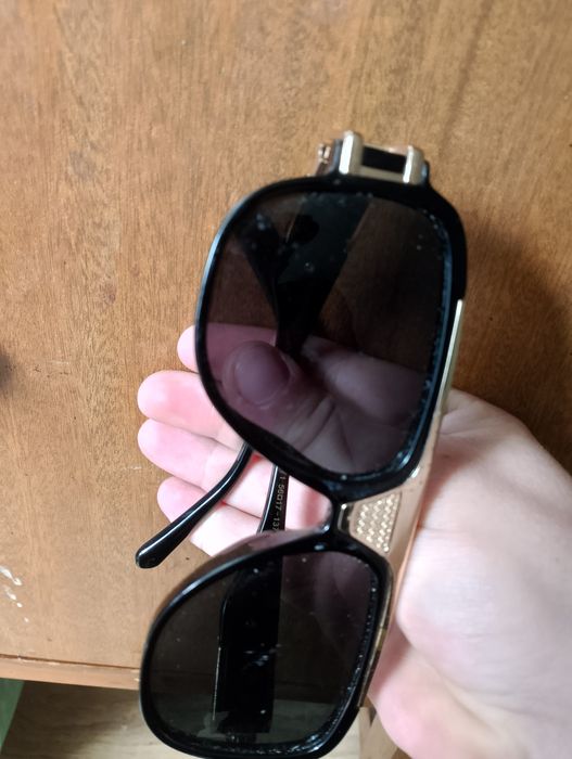 Okulary przeciwsłoneczne UŻYWANE