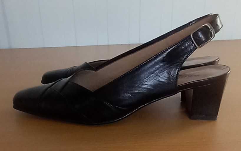 Sandálias clássicas em pele n.36