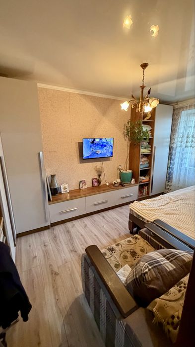 Продам класну 2к квартиру в топ локації