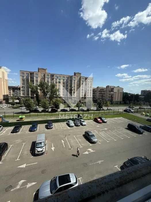 Продаж 2-кімнатна ЖК «Кришталеві Джерела», вул Метрологічна 56