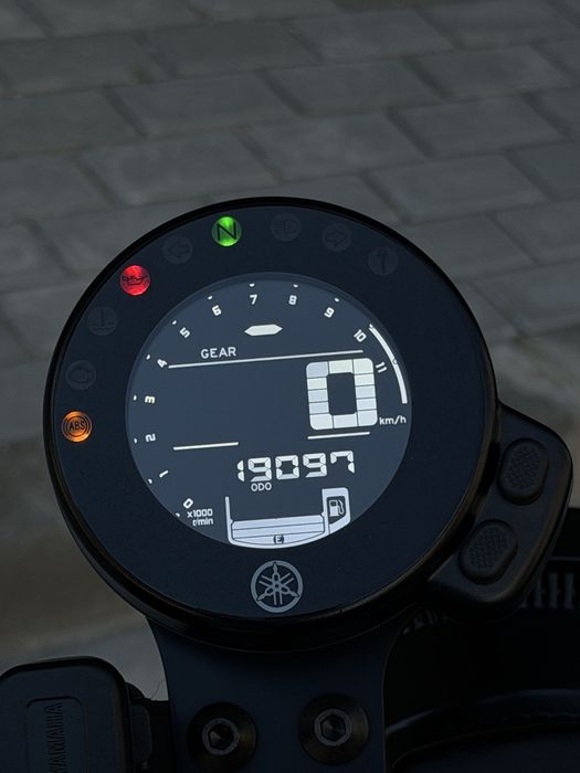 YAMAHA XSR 700 - Impecável!