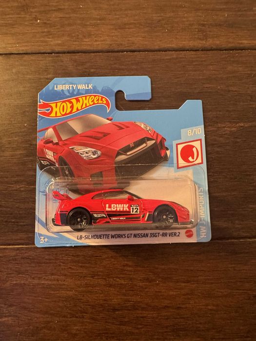 Hot Wheels Nissan LB-Silhouette Works GT 35GT-RR ver.2 czerwony