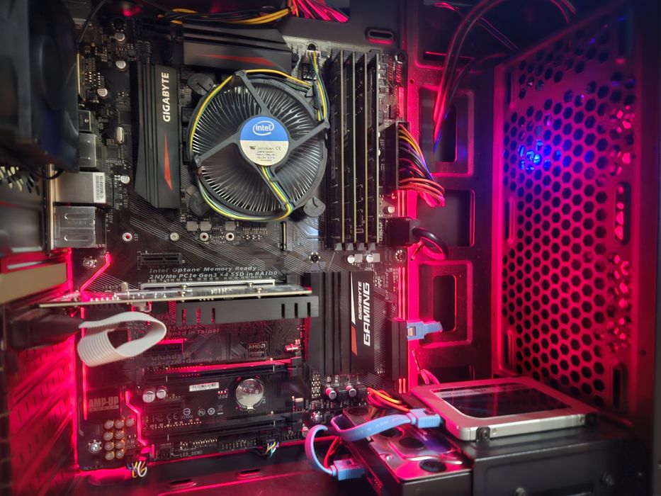 PC i5-7500 GA-Z270-Gaming K3 250 GB SSD 4TB HDD 16GB RAM DDR4 GT 710