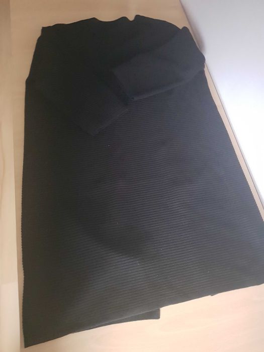 Czarny długi sweter rozmiar M