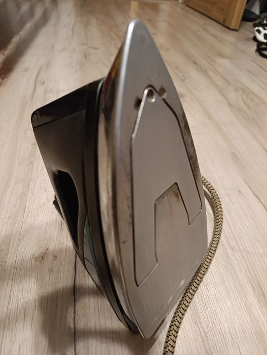 Żelazko z okresu PRL-u