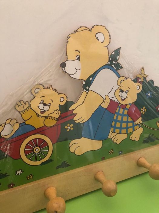 Cabide infantil em madeira  novo