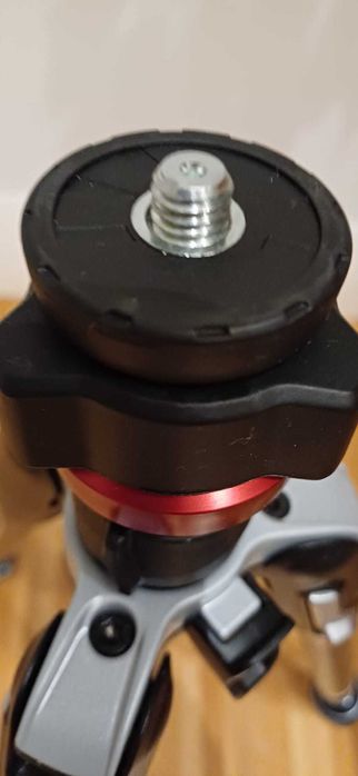 statyw z głowicą Manfrotto