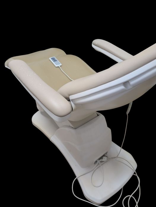 Fotel kosmetyczny elektryczny beżowy kosmetolog podolog pilot zabiegi