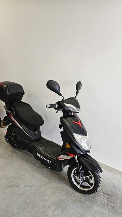 Scooter elétrica Neovolt 250W