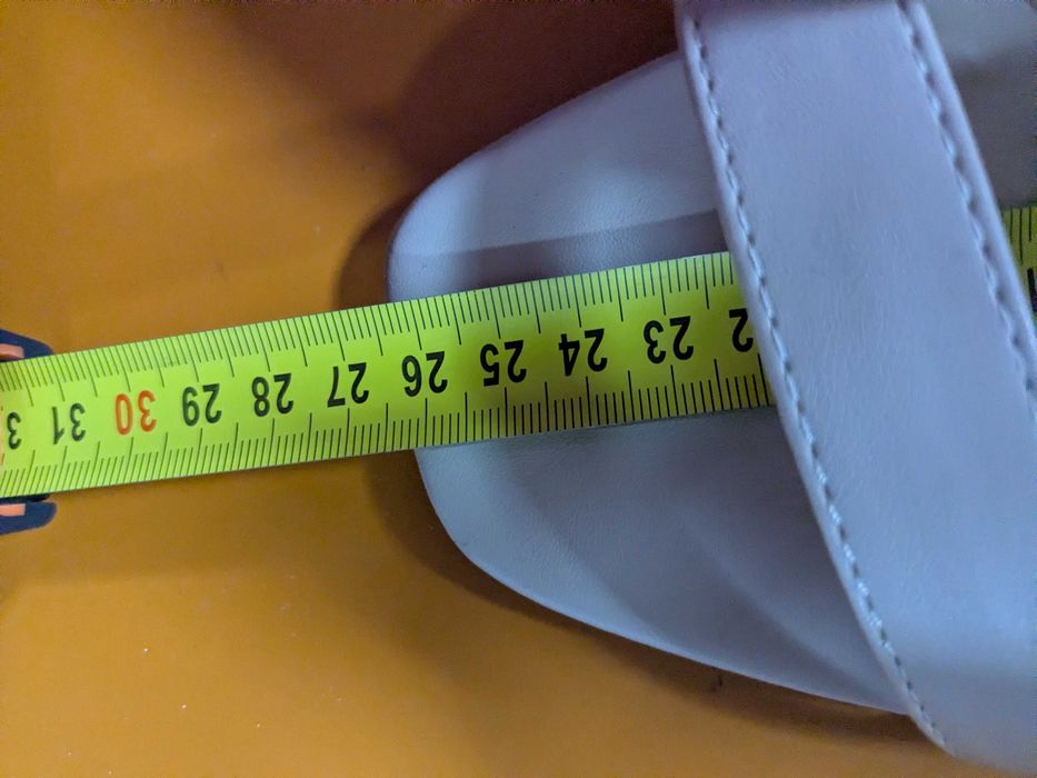 Boohoo eleganckie buty na obcasie kremowe rozm. 40