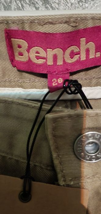 Beżowe nowe dzwony jeansowe Bench 28